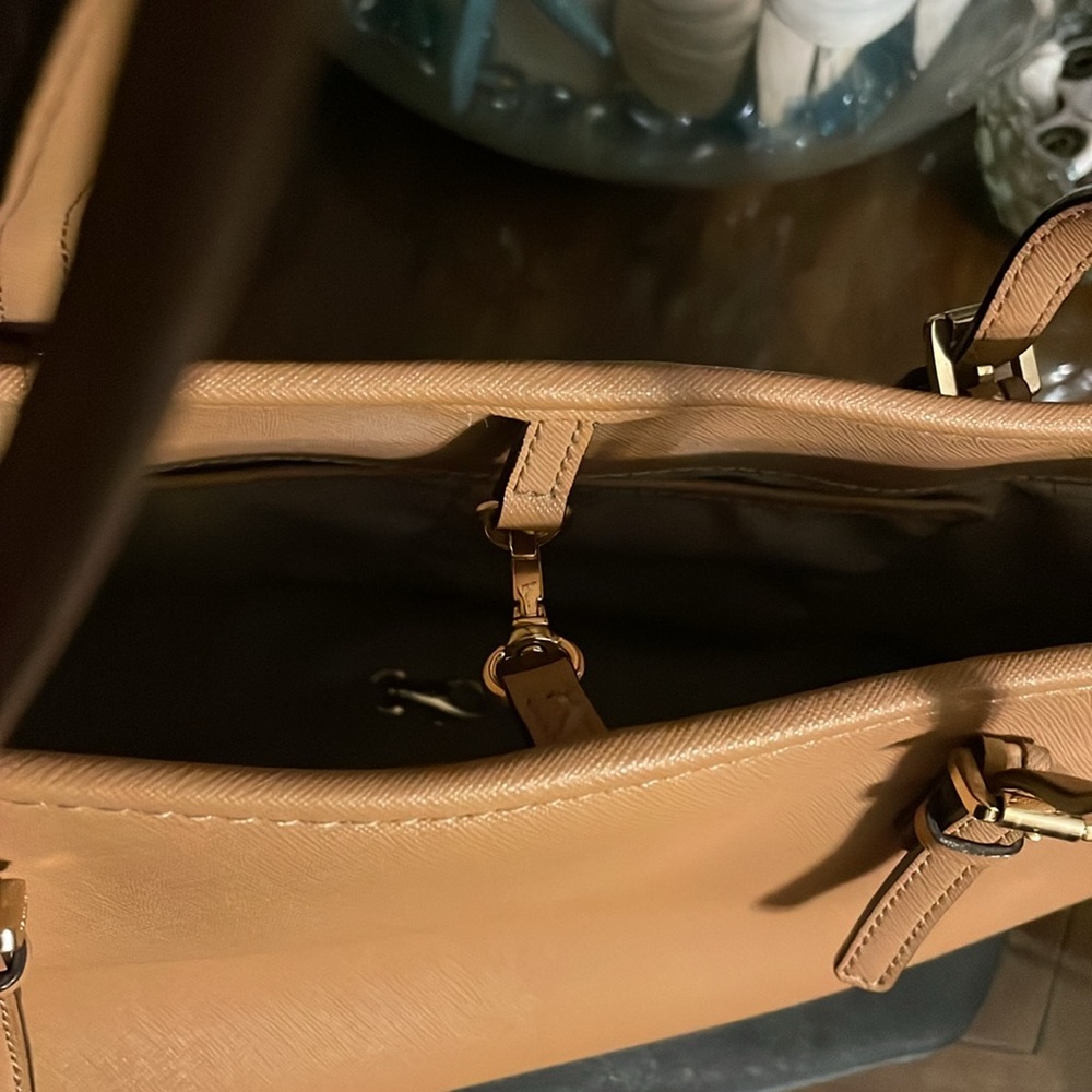 Michael Kors Jet Set Tan and Black Block Tote Bag - Picture 9 of 13
